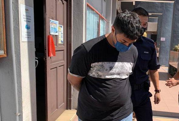 Tukang masak dituduh membunuh  Astro Awani