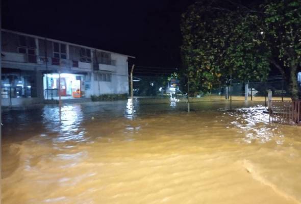 Selepas Kepala Air Banjir Kilat Landa Kampung Taman Di Yan Astro Awani