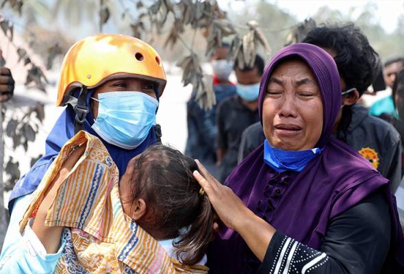 Letusan Gunung Semeru: Kerajaan, rakyat Malaysia rakam ucapan takziah