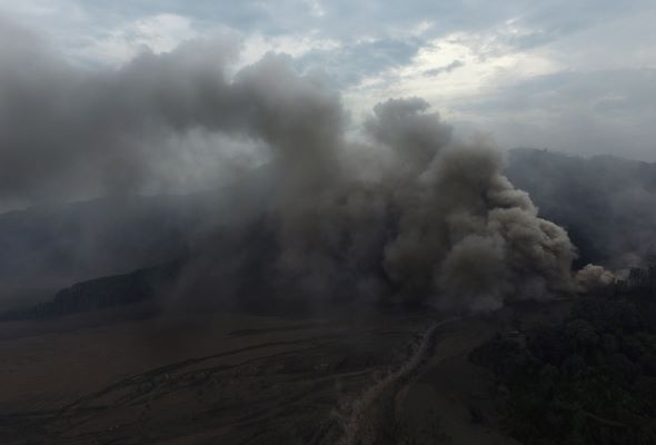 Indonesia Semeru volcanic eruption kills 14; dozens injured