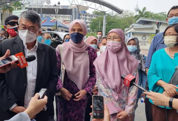Wan Azizah gives statement to police on Tommy Thomas' book