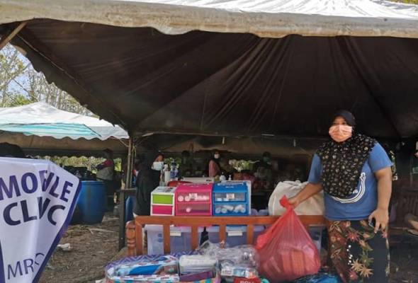 Tent acts as one-stop centre for 71 flood victims in Kampung Chodan, Segamat