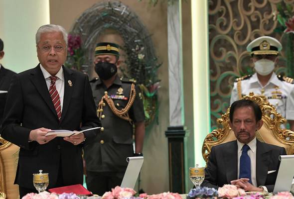 Brunei Sultan welcomes proposed implementation of Malaysia-Brunei VTL