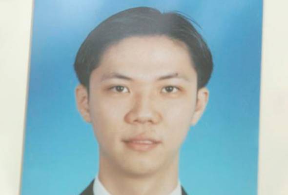 Beng Hock's parents file legal action over incomplete probe into son's death
