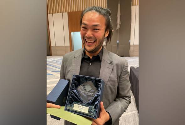 Tahniah! Alvin Wee, anak kelahiran Sarawak pertama menang anugerah di pentas Hollywood