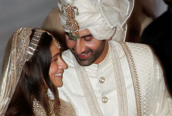Bollywood stars Bhatt and Kapoor marry