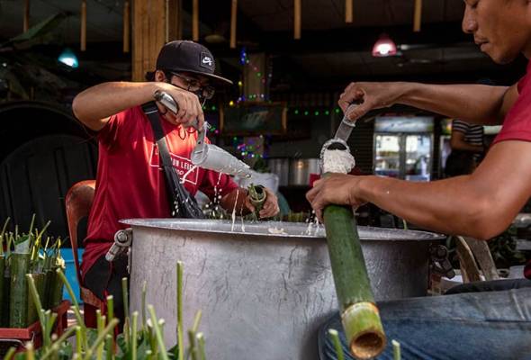 Lemang daun lerek entrepreneurs glad to be back in business