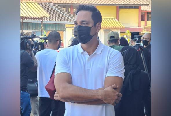 Kenalan artis hadir, beri penghormatan terakhir kepada Allahyarham Adibah Noor