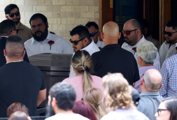 Uvalde begins to bury its dead in wake of school massacre