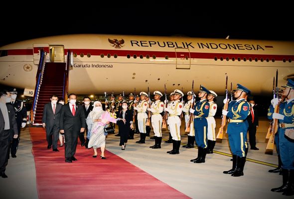 China's Xi to hold talks with Indonesia's Jokowi in rare visit