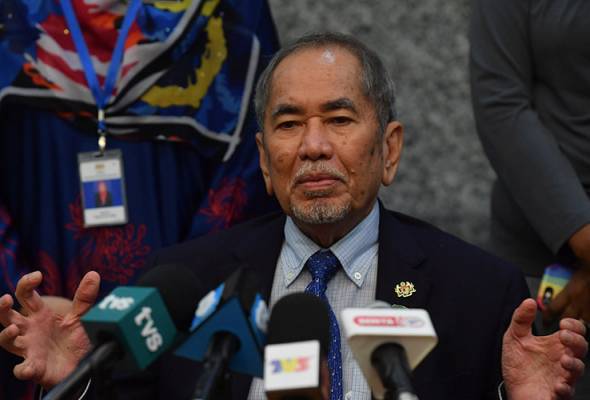 Anti-party hopping law to come into force ahead of GE15 - Wan Junaidi
