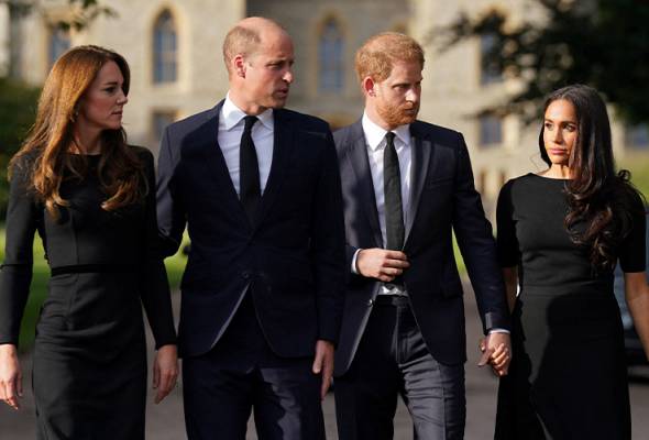 William, Kate, Harry and Meghan unite to view floral tributes for queen