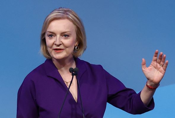 Liz Truss named as Britain's next prime minister | Astro Awani