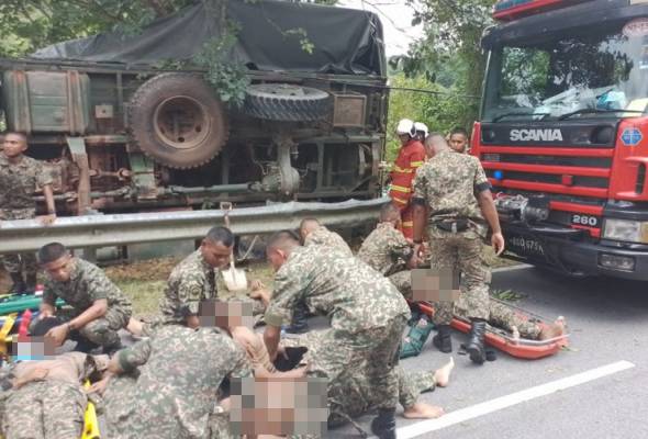 Truck carrying 24 MAF personnel to polling centre overturns
