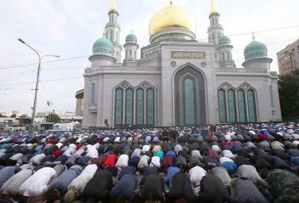 Onlayn pornodagi eng katta sikni tomosha qiling