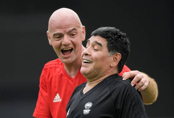 Argentine World Cup team commemorates Maradona