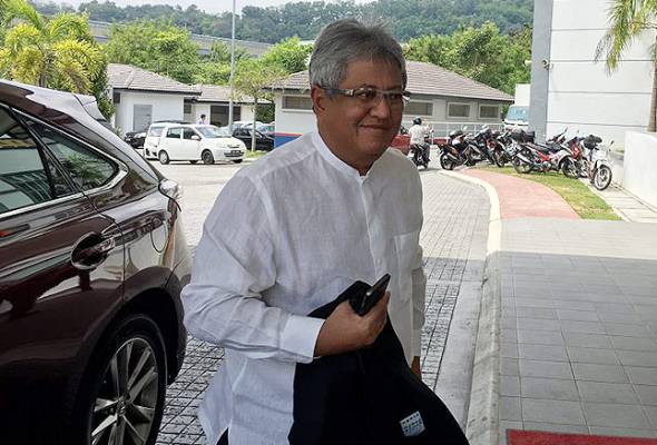 Three lawyers including Zaid Ibrahim sue Malaysian Bar, its president for defamation