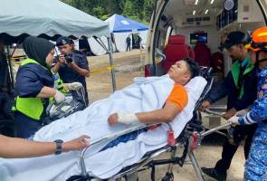 Tanah Runtuh Batang Kali: Anggota SAR pengsan