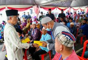 Agong santuni 150 asnaf di Kuala Lipis