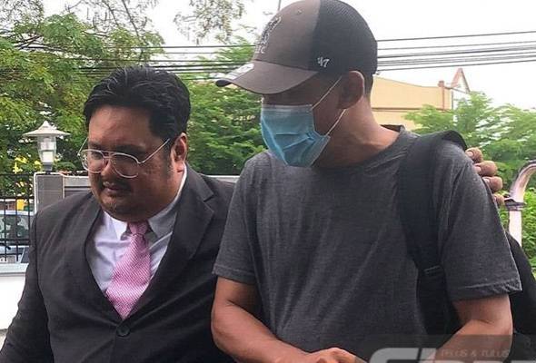 Policeman charged with disposing evidence in ketum case