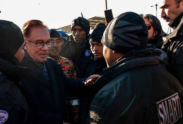 Anwar recommends special allowance, service medals for SMART team ...