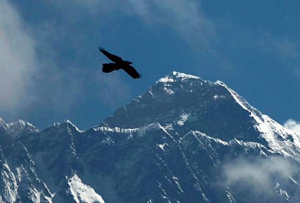 Australian climber dies at Mount Everest - Reports