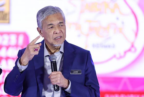 Ahmad Zahid wants MCMC to monitor social media posts on race and religion