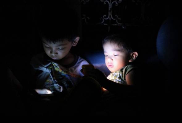 Screen time and ADHD: Looking for the connection | AWANI International - Screen Time And Adhd In Children