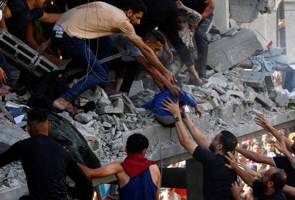 EU leaders to call for 'humanitarian corridors and pauses' to get aid into Gaza