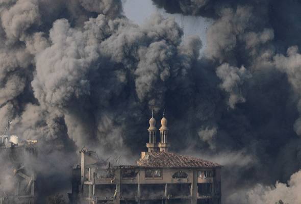 What war crimes laws apply to the Israel-Palestinian conflict?