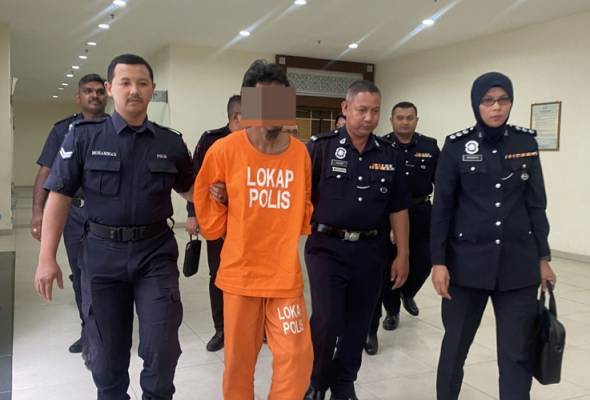 Father charged with committing rape, sexual assault against three daughters since 2012