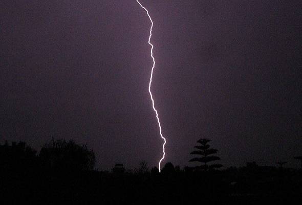 25 killed in lightning, hailstorms in East India