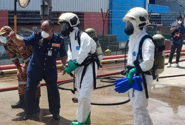 10 rushed to hospital after ammonia leak at factory