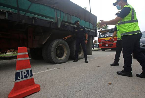 Ops Lebih Muatan: JPJ keluar 126 notis saman, 13 kenderaan barangan ...