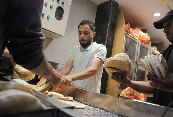Three bakeries resume operations in Gaza with UN aid