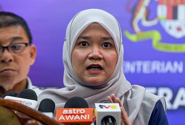 Roslan Hussin masih lagi Pengarah JPNS - Fadhlina | Astro Awani