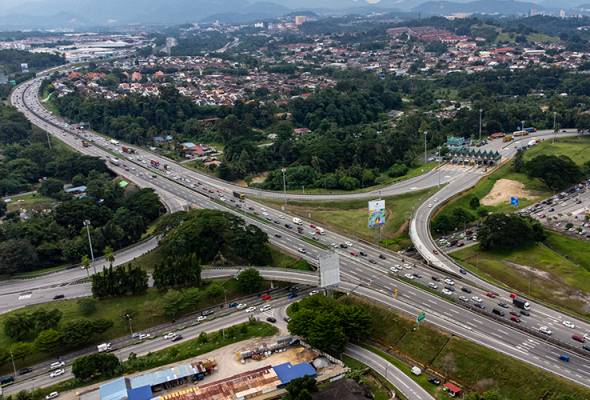 Deepavali: More vehicles on major highways this morning; traffic flow under control