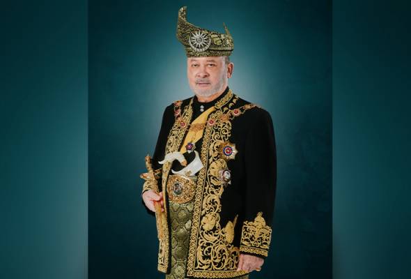 Agong, Permaisuri berangkat ke istiadat perbarisan Sambutan Hari Pahlawan
