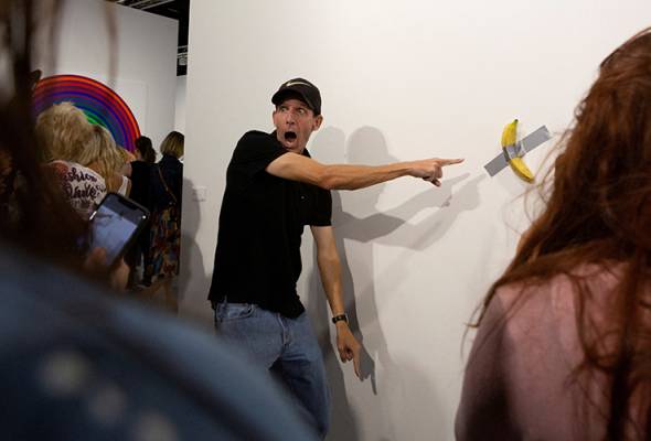 Duct-taped banana goes for $6.2 mln in Sotheby's art auction