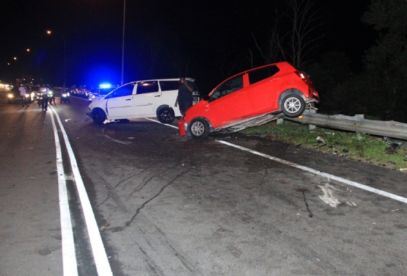 Married couple killed in three-vehicle collision near Bukit Putus
