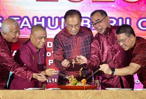PM calls on people to prioritise national interest