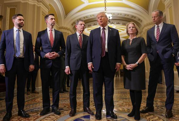 The big DC mystery: Where will Trump and his circle hang out?
