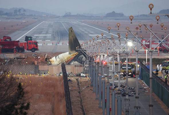 South Korean transport minister plans to resign over country's worst air crash