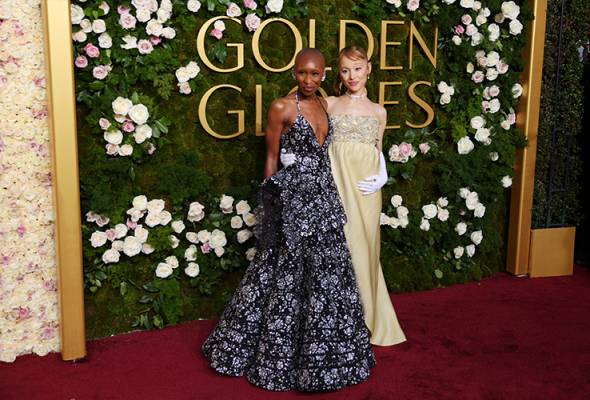 Ariana Grande, Angelina Jolie kick off new year at Golden Globes