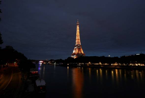 Paris residents vote in favour of making 500 more streets pedestrian