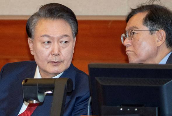 South Korea court cancels President Yoon's arrest warrant