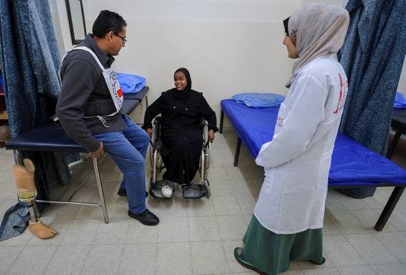Gaza's amputees face life in war zone with little treatment, less hope