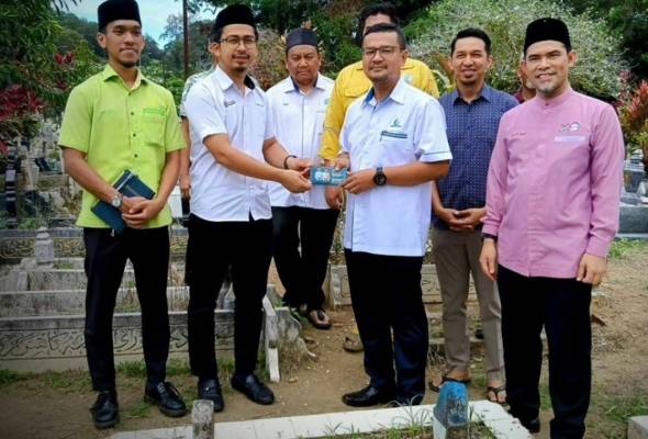 Anwar bantu selesai isu bekalan air Tanah Perkuburan Islam Bukit Ubi