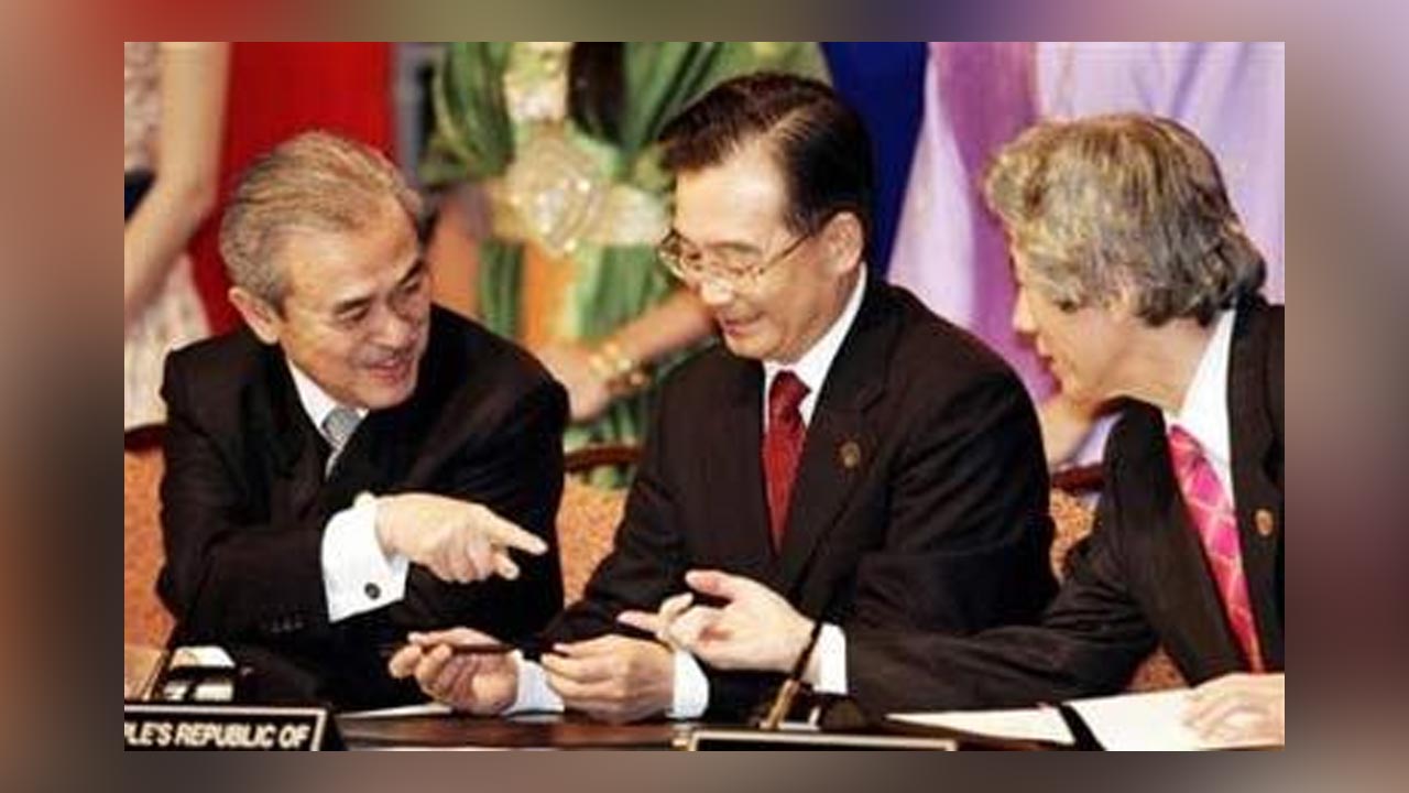 Diplomasi sebatang pen: Bagaimana Tun Abdullah Ahmad Badawi 'pulihkan' hubungan China dan Jepun