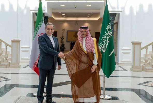Saudi warned Iran to reach nuclear deal with Trump or risk Israeli strike